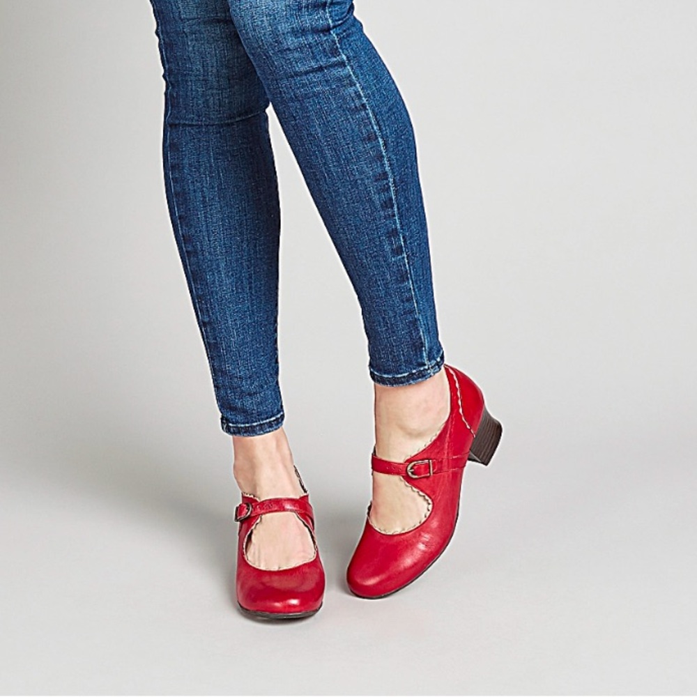 Mix Mooz | Women’s purple/plum/eggplant Mary Jane style scalloped Francine heels